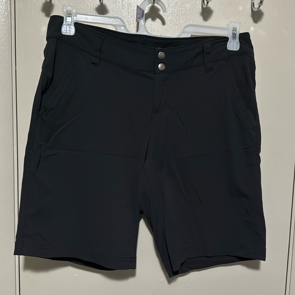 Women’s size 10 Columbia shorts